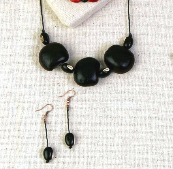 Congolo Carriel Seed Necklace - Natural Artist
